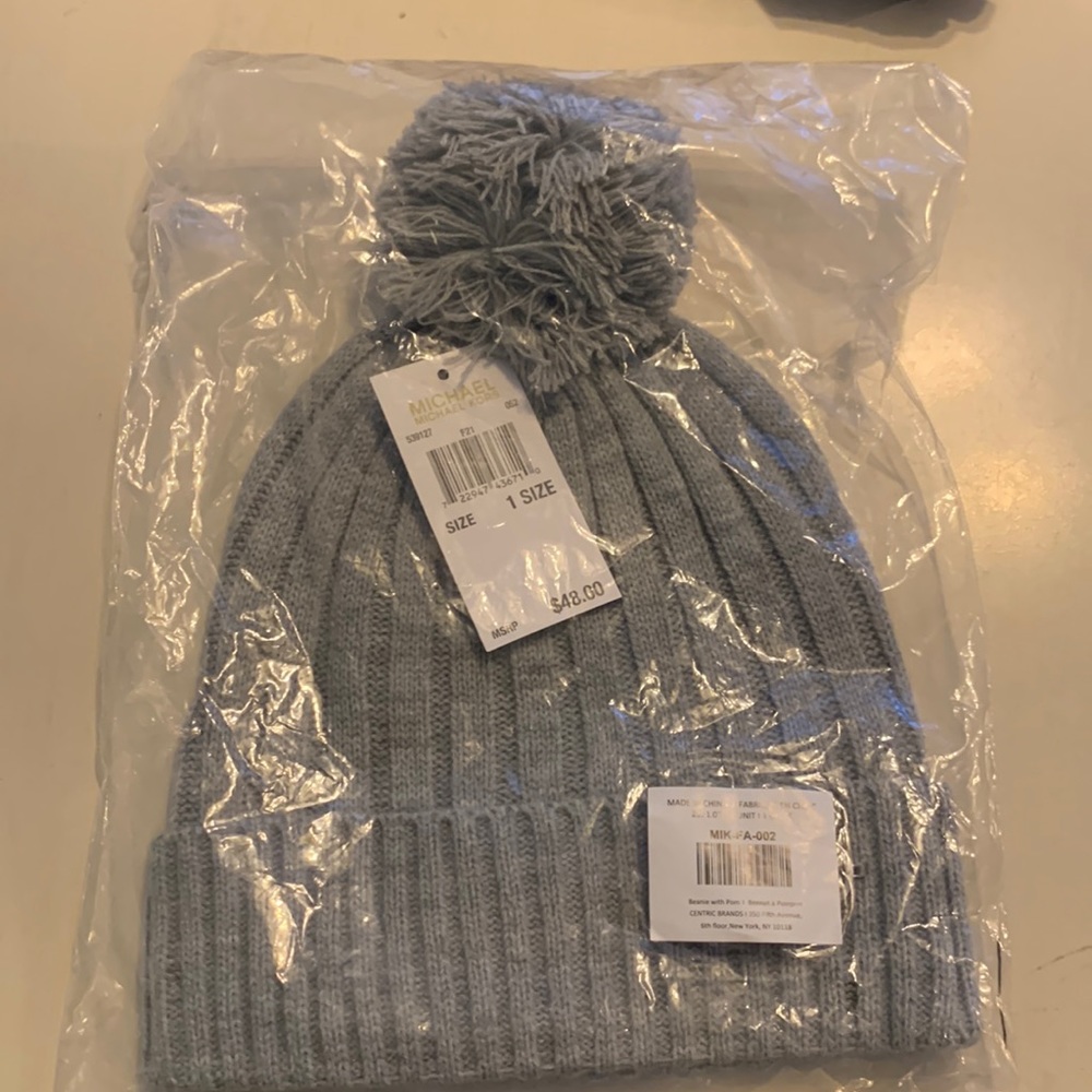 Micheal Kors NWT winter hat grey